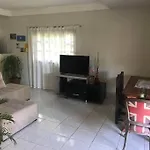 Casa Completa Localizada A Cerca A 1 Km Da Praia De Taperapua