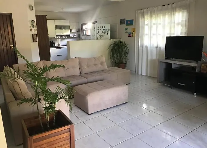 Casa Completa Localizada A Cerca A 1 Km Da Praia De Taperapua